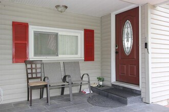140 Jensen Rd in Vestal, NY - Building Photo - Building Photo