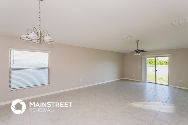 11805 Blackeyed Susan Dr in Riverview, FL - Building Photo - Building Photo
