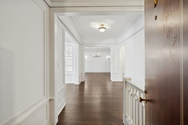 2305 N Commonwealth Ave in Chicago, IL - Building Photo - Building Photo