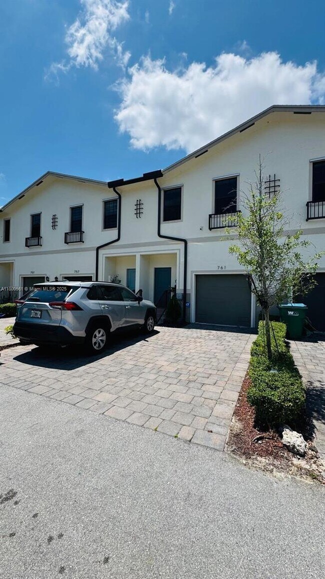 property at 761 SW 11th St