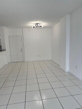 5099 NW 7th St in Miami, FL - Building Photo - Building Photo