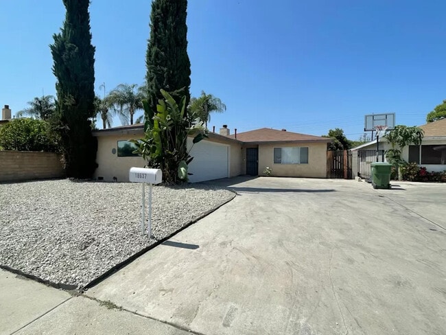 property at 7313 Reseda Blvd