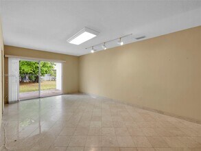 1109 Biarritz Dr in Miami Beach, FL - Building Photo - Building Photo