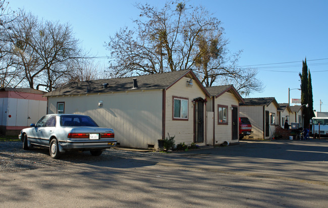 3022 N Wilson Way in Stockton, CA - Foto de edificio - Building Photo