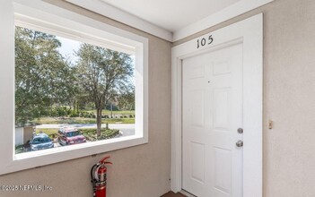 13727 Richmond Park Dr N in Jacksonville, FL - Building Photo - Building Photo