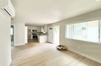 120 Berry St in Roseville, CA - Building Photo - Building Photo