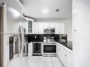 6753 NW 182nd St in Hialeah, FL - Building Photo - Building Photo