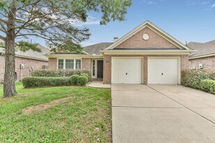 9623 Wakefield Village Dr in Houston, TX - Building Photo
