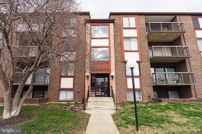 property at 9728 Kingsbridge Dr