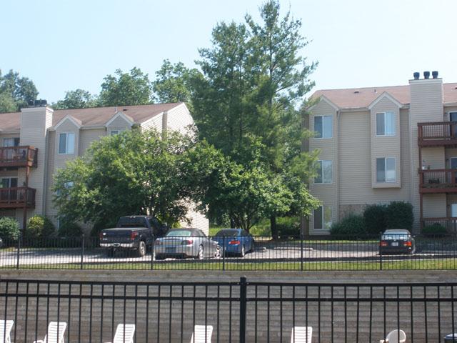 Sandalwood Creek Condominiums in Wildwood, MO - Foto de edificio