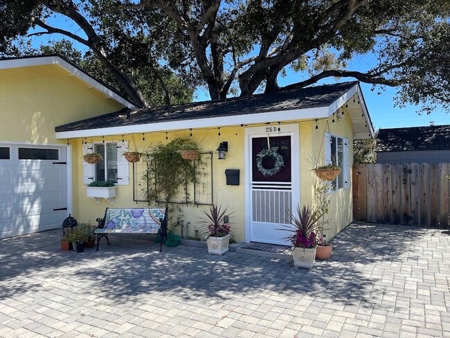 225 Walnut St, Unit 225b Walnut Street