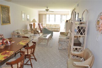 4110 Looking Glass Ln in Naples, FL - Building Photo - Building Photo