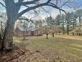 155 Campbell Hill Rd in Prospect, VA - Building Photo
