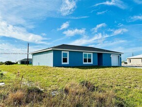 131 Carousel Ave in La Belle, FL - Building Photo - Building Photo