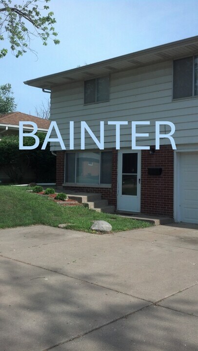 2303 W Bainter Ln in Peoria, IL - Building Photo