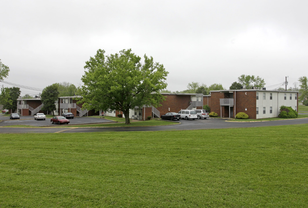 Harpeth Hills Apartments in Franklin, TN - Building Photo