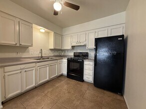 1905 N Center St in Mesa, AZ - Building Photo - Building Photo