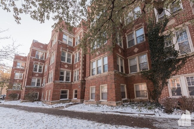 property at 7000 N Sheridan Rd