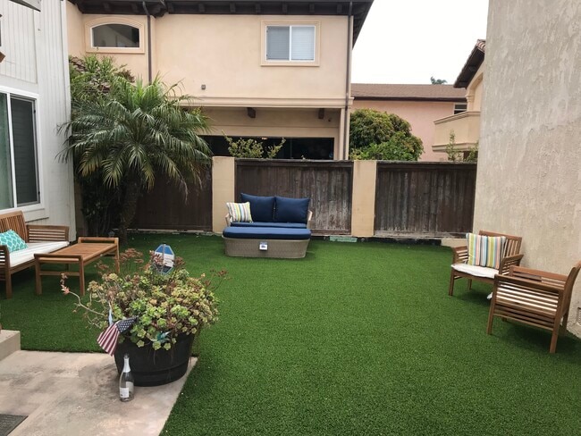 1720-1722 Harriman Ln in Redondo Beach, CA - Building Photo - Building Photo