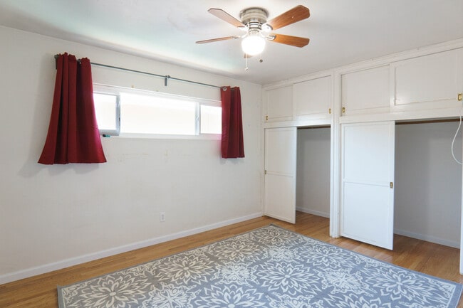 6331 Connie Dr in San Diego, CA - Foto de edificio - Building Photo