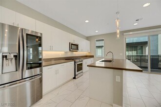 11302 Kraft Mountain Ave in Las Vegas, NV - Building Photo - Building Photo