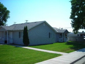 119 E Sherman Ave in Nampa, ID - Foto de edificio - Building Photo