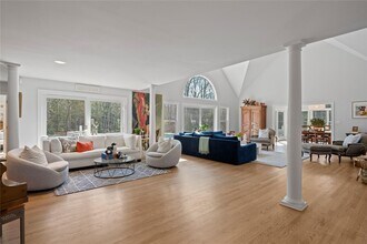 38 Pheasant Run in Southampton, NY - Building Photo - Building Photo
