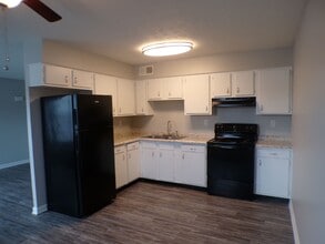 Paddocks at Ridge Park in Louisville, KY - Foto de edificio - Building Photo