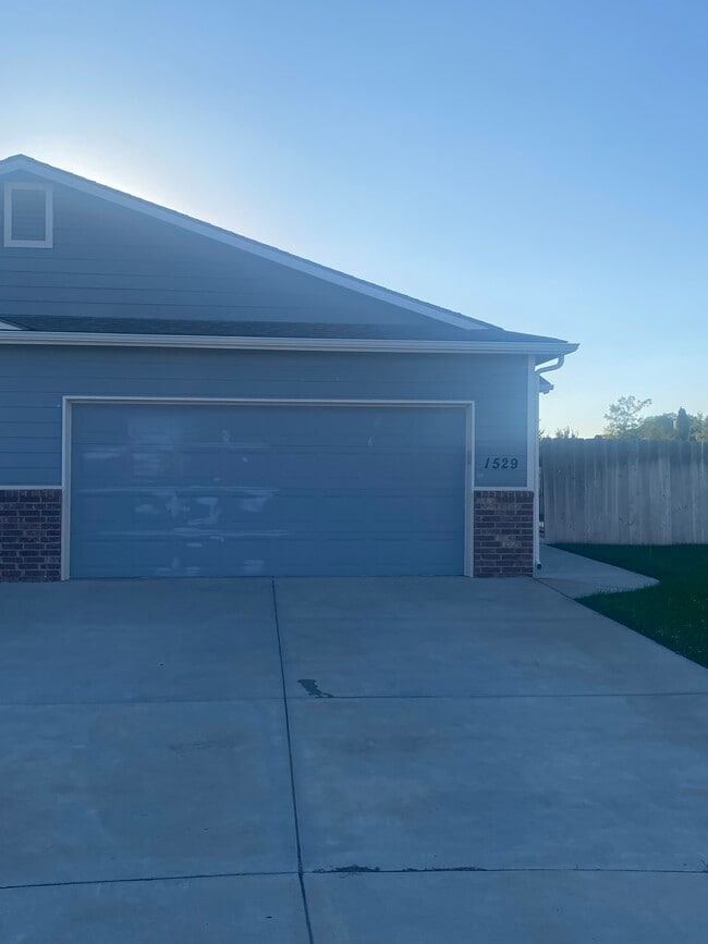 property at 1529 E Olive Ct