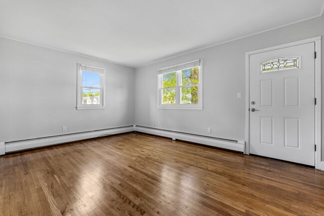 305 Slater Rd in New Britain, CT - Building Photo - Building Photo
