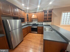 107 N High St in Millville, NJ - Building Photo