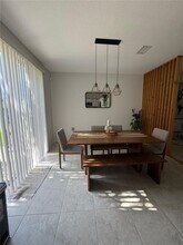 3235 NW 31st Ter in Oakland Park, FL - Foto de edificio - Building Photo