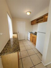 696 NE 85th St-Unit -8 in Miami, FL - Building Photo - Building Photo