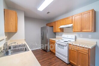 10020 Lawing School Rd in Charlotte, NC - Building Photo - Building Photo