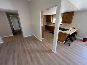 922 Roosevelt St in Ridgecrest, CA - Building Photo - Building Photo