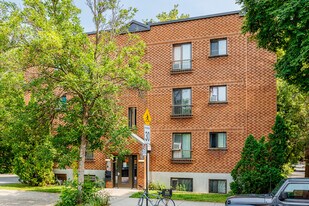 2150 Coursol Rue in Montréal, QC - Building Photo