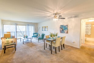 Traver Ridge/Traver Heights in Ann Arbor, MI - Building Photo