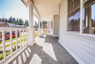 1349 Burnside Pl in Dupont, WA - Building Photo - Building Photo