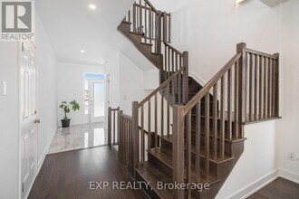 908 Embankment St in Ottawa, ON - Building Photo - Building Photo