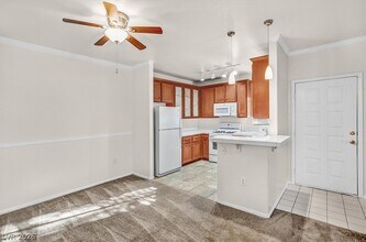 75 N Valle Verde Dr, Unit 1821 in Henderson, NV - Foto de edificio - Building Photo