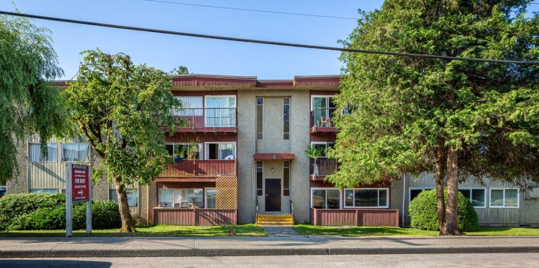 Braemar Court in Coquitlam, BC - Building Photo