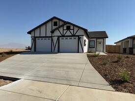 9007 Canyon St in Bakersfield, CA - Building Photo