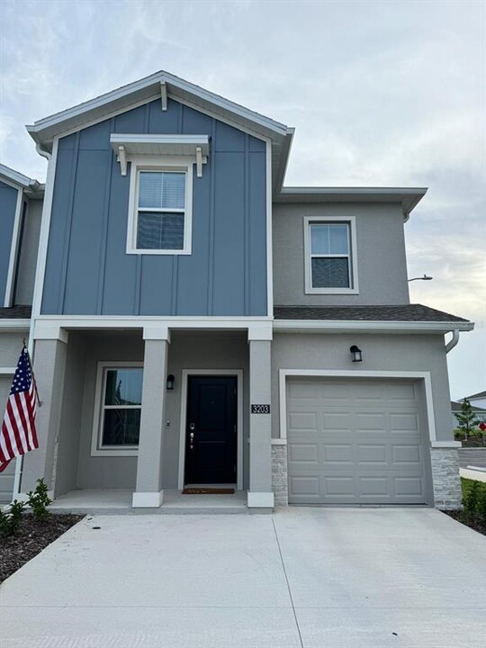 3203 Laurent Lp in Davenport, FL - Building Photo