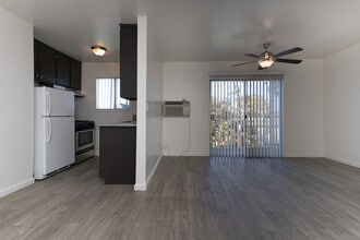 Ellendale Arms Apartments in Los Angeles, CA - Foto de edificio - Interior Photo