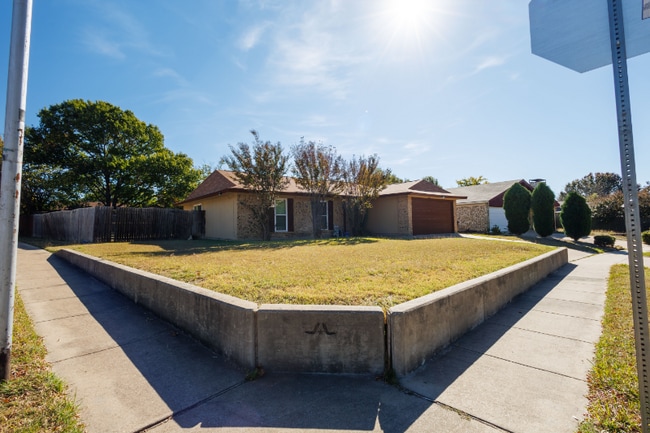 3501 Green Hill Dr in Arlington, TX - Building Photo - Building Photo