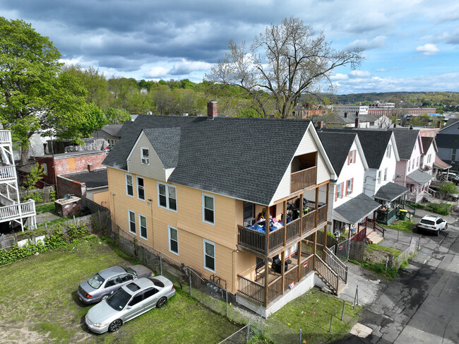 26 Adams Street Ext in Waterbury, CT - Building Photo - Building Photo