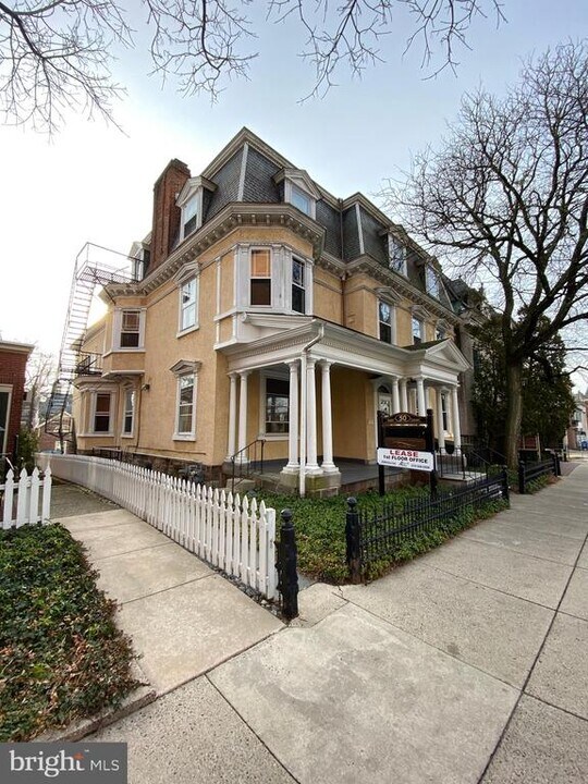 50 COURT St in Doylestown, PA - Building Photo