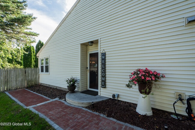 property at 18 Jaipur Ln