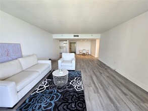 8855 Collins Ave in Surfside, FL - Building Photo - Building Photo