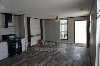 800 N Old Betsy Rd in Cleburne, TX - Building Photo - Building Photo